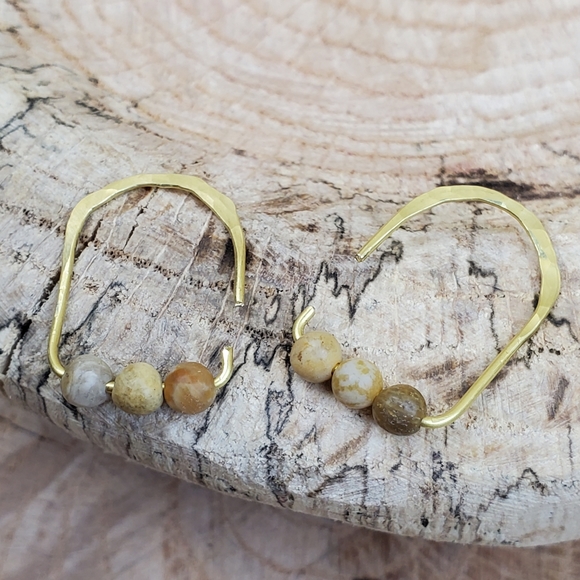 Handmade hammered semi-precious jasper modern minimalist boho earrings. 1 pair - Picture 3 of 14